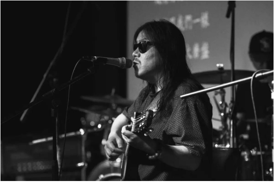 1479894909395338.png 周云蓬2.png