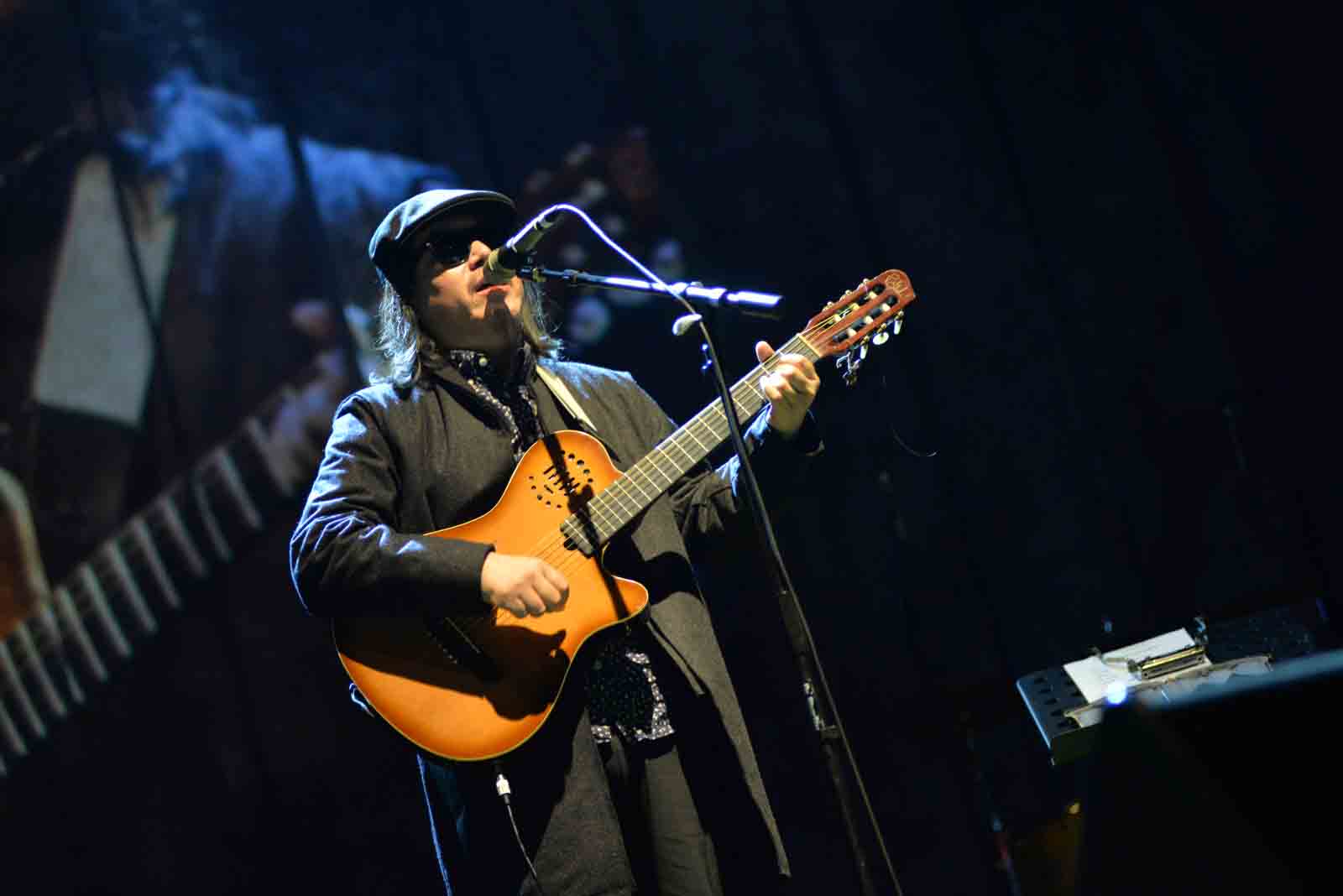 1479969413458497.jpg 周云蓬1.jpg